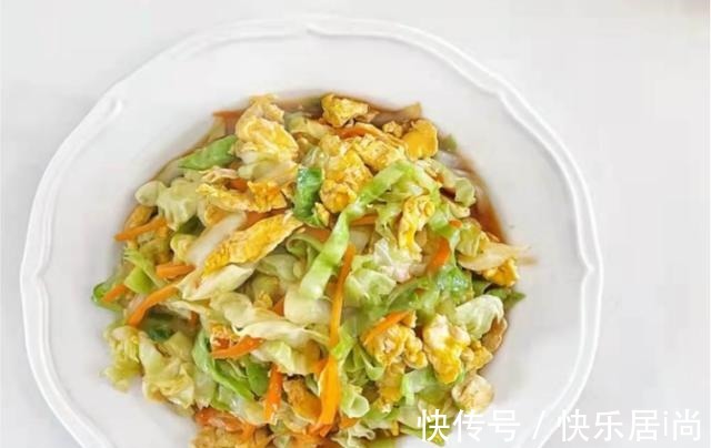 最近孩子迷上吃它，这三样搭配炒一锅，清淡解油腻，对视力有帮助！