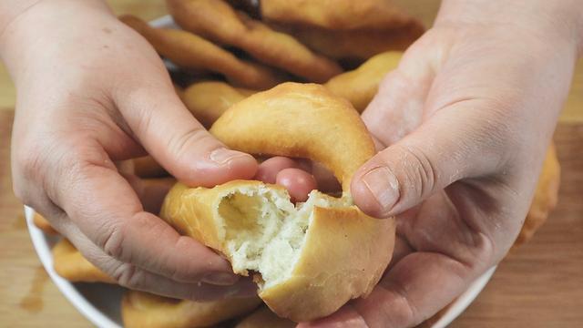 奶奶用了30年的炸油饼秘诀，金黄酥脆，个个空心，比买的好吃