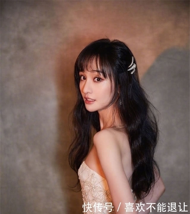 卷发|“渣女烫”早就过时了,今年巨乖的4种“发型”,8成女生都适合