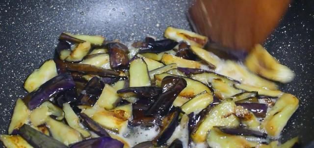 少许|被人称为“天然血管清洁工”,每天炒一盘,软化血管,血管通畅了