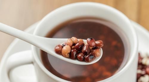 不管煮红豆还是绿豆,掌握1个小技巧,豆子10分钟就能煮开花