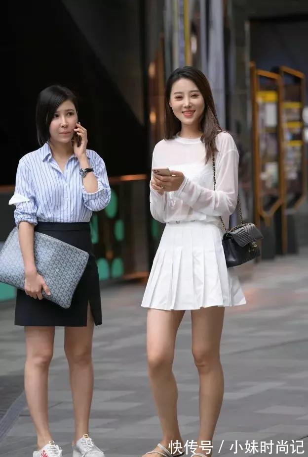街拍:穿白裙的女生,清新甜美
