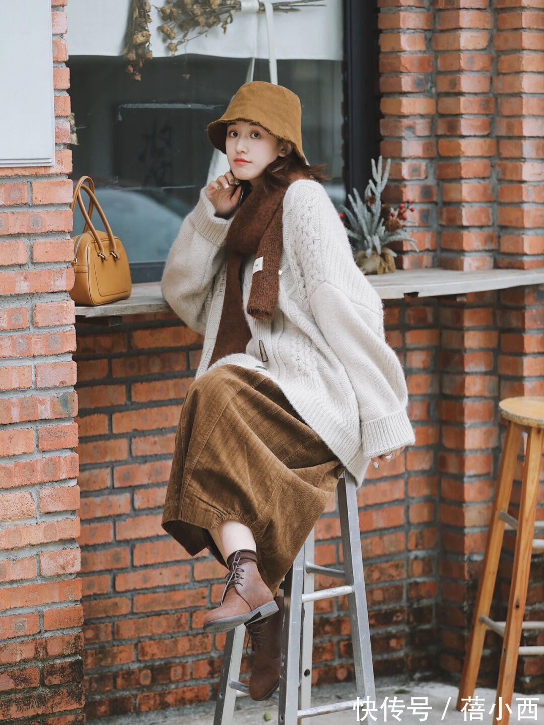 半身裙 优雅女人都会穿“毛衣开衫”,看她们就知道了,骨子里透着高级感