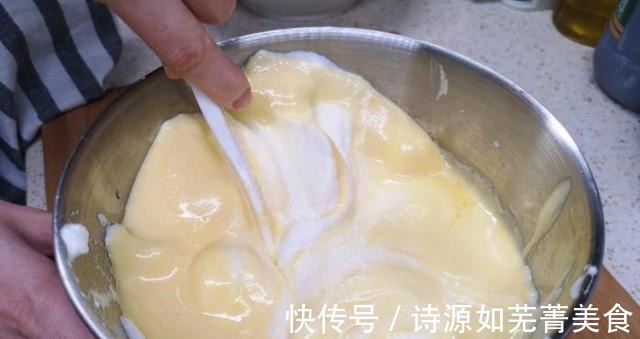 做蛋糕总是回缩还湿粘,学会这样做新手一次就成功,想失败都难!