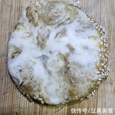 秘?正宗的老北京麻酱烧饼