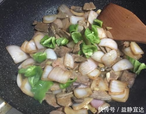 猪肝|洋葱和它一起炒，称为天然“血管清洁剂”，血管不堵了，身体强壮