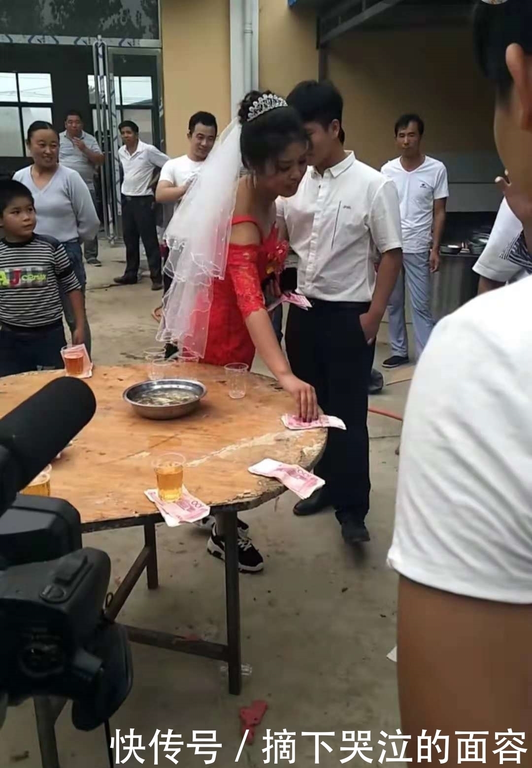 小丽|明星都没见过婚礼,你见过吗,新娘的鞋子成为了婚礼亮点!