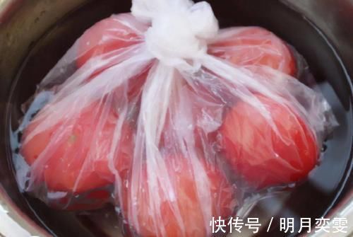 西红柿塞冰箱容易软烂，学会这招，放多久都行，买多了也不用担心