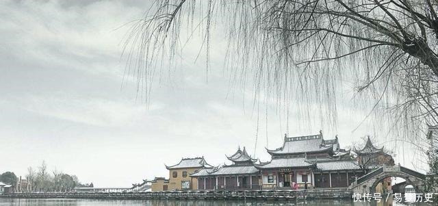 世外高人疯疯癫癫游荡街头,从不换衣服,却被皇帝急招入宫