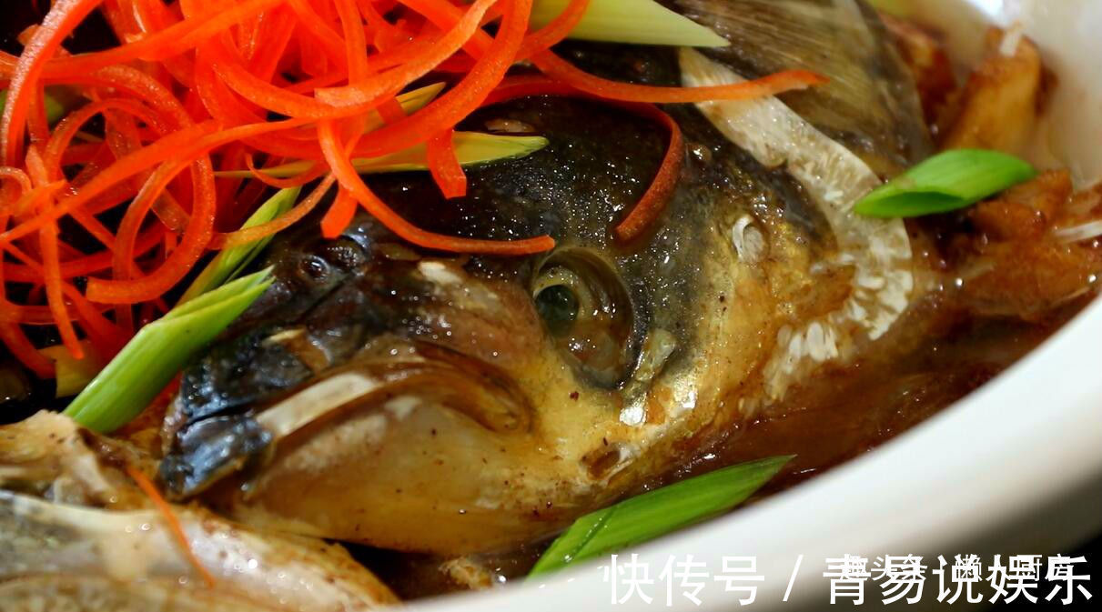 教你做砂锅焗鱼头,全过程不加水,鱼肉鲜嫩入味,做法简单易学