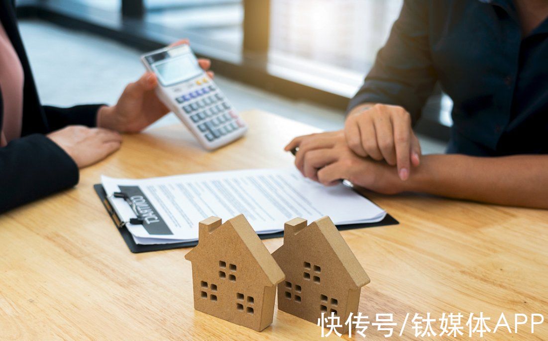 市界|百亿地产大佬玩出一堆烂尾楼