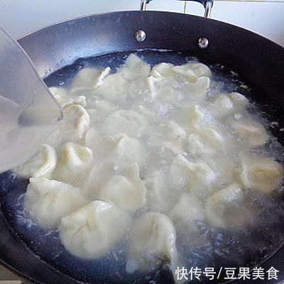 饺子|菊花菜肉饺子