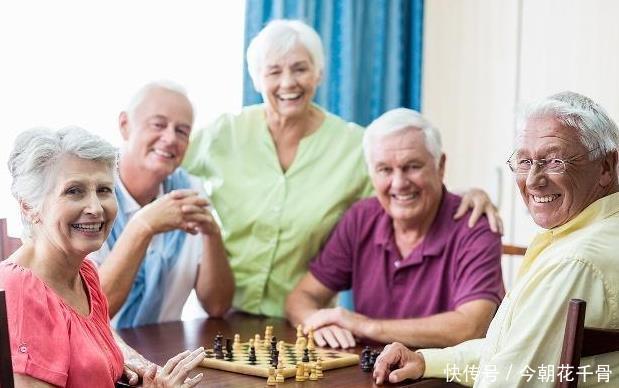 偏爱|无论男女,60岁后2件事最好少做,长寿也许会更“偏爱”你