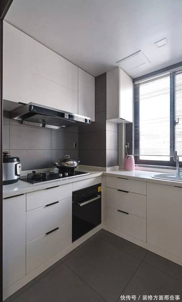 洗手台|118平简约装修 电视墙做隐形收纳真聪明!