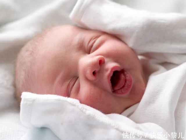 启蒙教育|睡眠期间孩子大脑发育迅速,会有这3种征兆,中一个家长都该高兴