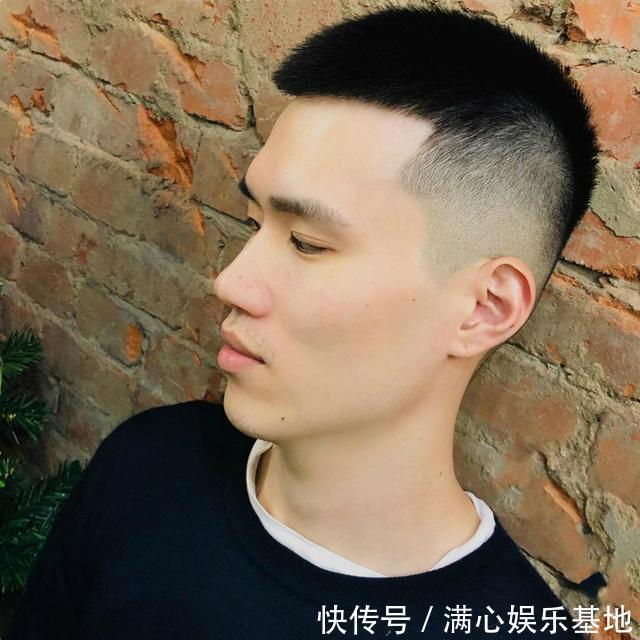 背头|男生想变帅别随便剪头发，这11款发型简单又帅气，值得尝试