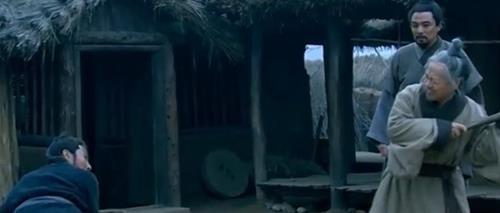 父亲|刘邦当了皇帝，想出一主意阻止父亲向他下跪，之后的皇帝都跟着学