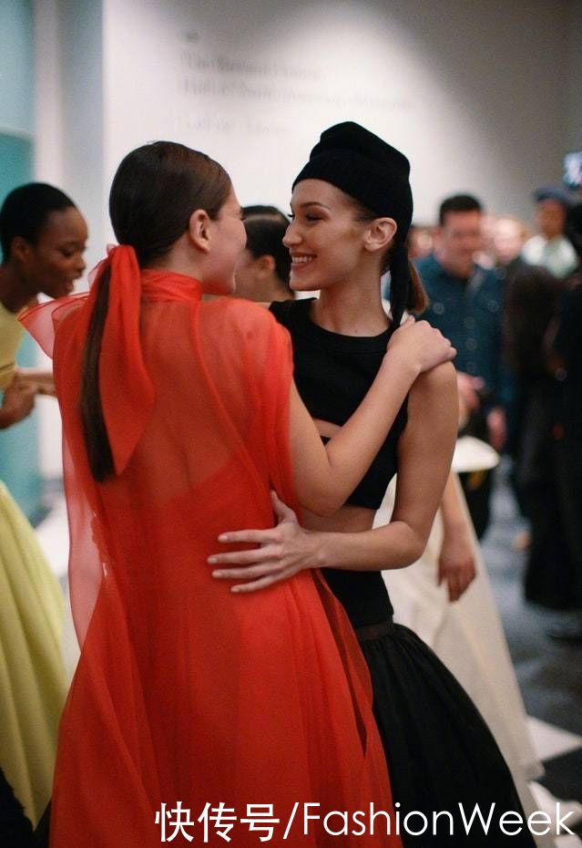 气质|低马尾的时尚超乎你的想象,任何风格无缝衔接,体现十足的魅力