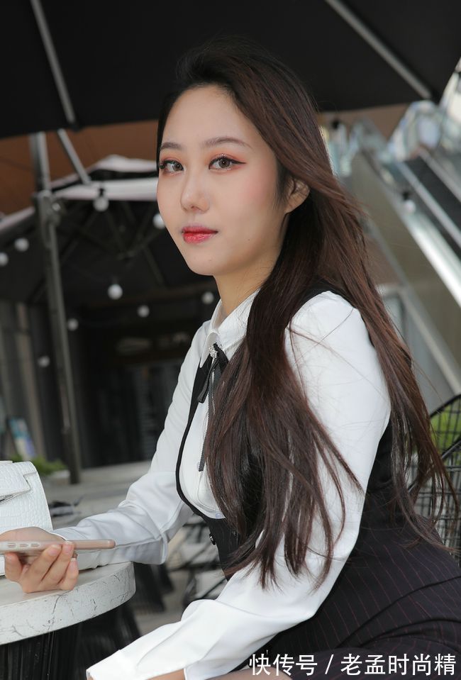 时尚|职业装的搭配绝对是吸引人的,穿起来特别的显气质,时尚而且漂亮