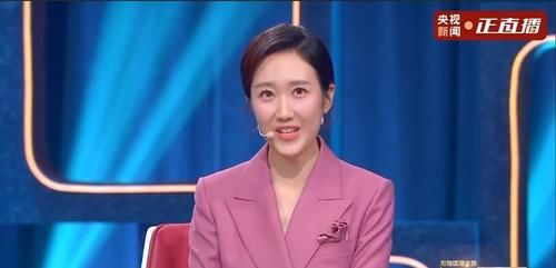 講解員|央視講解員大賽來了，王嘉寧擔(dān)任網(wǎng)絡(luò)賽段主持人，感覺還缺點(diǎn)氣場