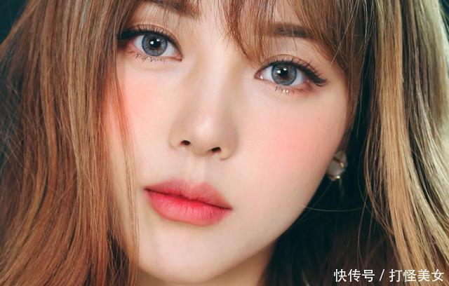 口红|为什么涂完口红不能“抿”嘴巴?化妆师说出真相,看完终于明白了