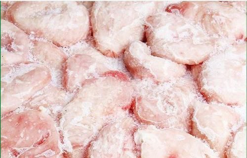 有一种肉快扔掉吧经常吃能加速衰老还致癌,你家冰箱可能就有