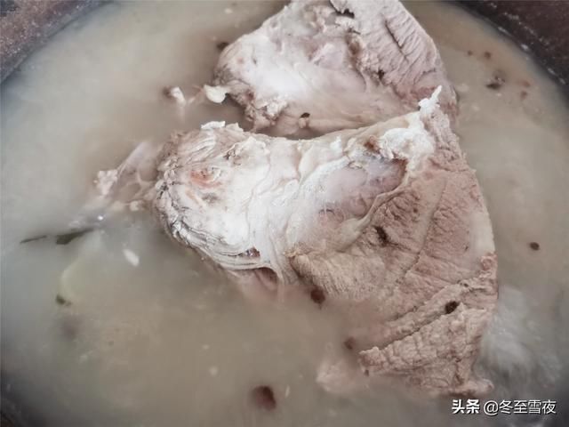 猪肉|三伏天，猪肉这样吃，做法简单，不油不腻，下酒下饭又解馋