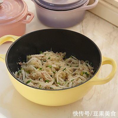 三分钟做好萝卜丝酥饼,做饭太简单