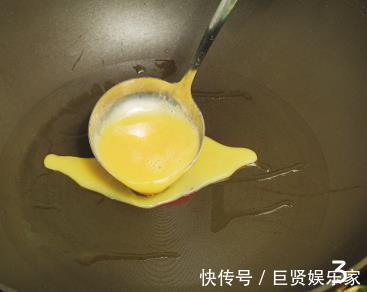 香肠|三个鸡蛋，一杯牛奶，这样做的蛋卷，香软滑嫩，挑食的孩子也喜欢