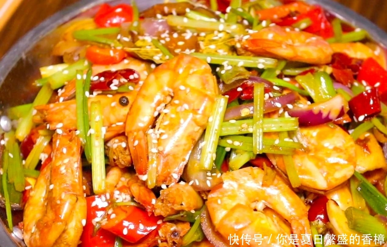  年夜饭，香到一锅都不够吃！不愧是大虾中的“极品”做法，非油炸
