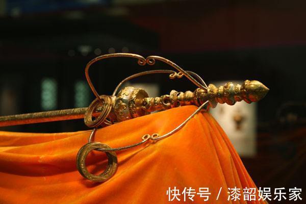 锡杖$法门寺地宫挖出一根4斤多的“金箍棒”,打脸日本专家,为国争光