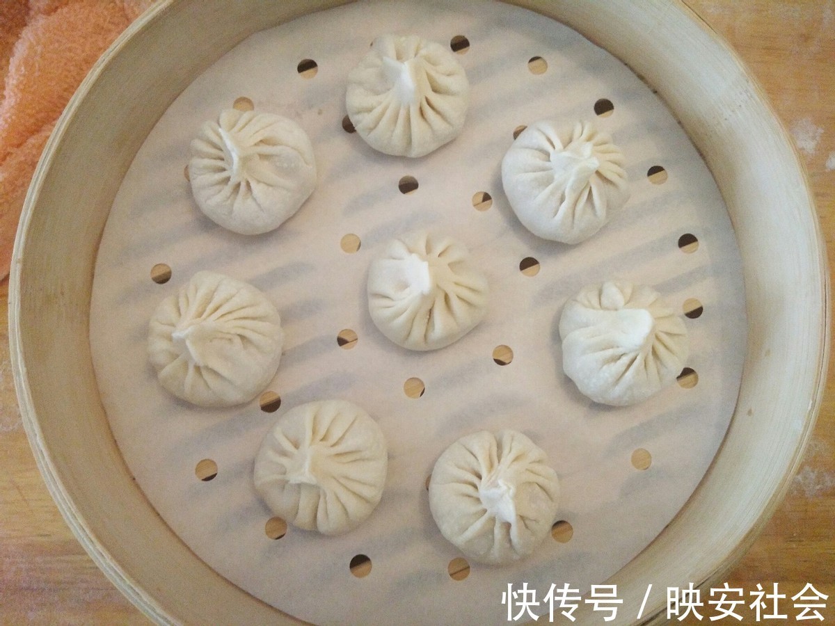 灌汤小笼包|会流汤的灌汤小笼包,皮薄多汁味道棒,很简单一看就会