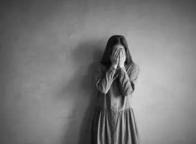 妈妈|''妈,同桌老是摸我'',妈妈教科书式回答,让女儿远离恶爪