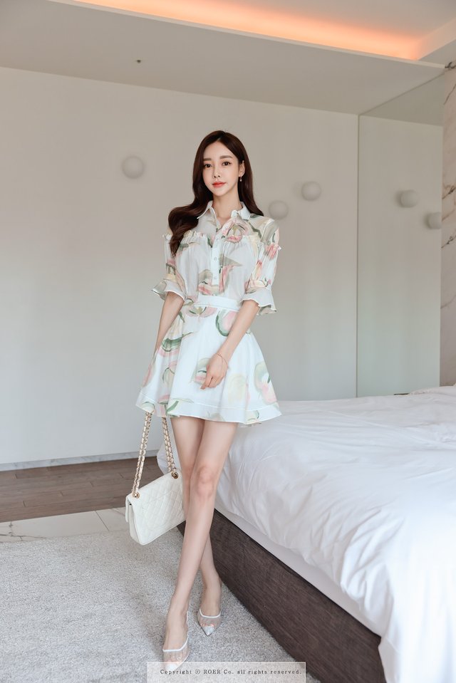 墨纹|女神孙允珠最新高清时尚搭配:莫奈油彩青苹果墨纹纤雅衬裙