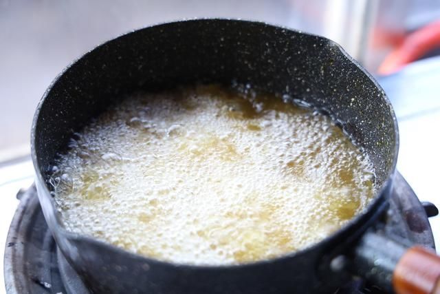 辣椒粉|干煸鱼块，做法简单，吃完还想吃，学会了轻松做给家人吃