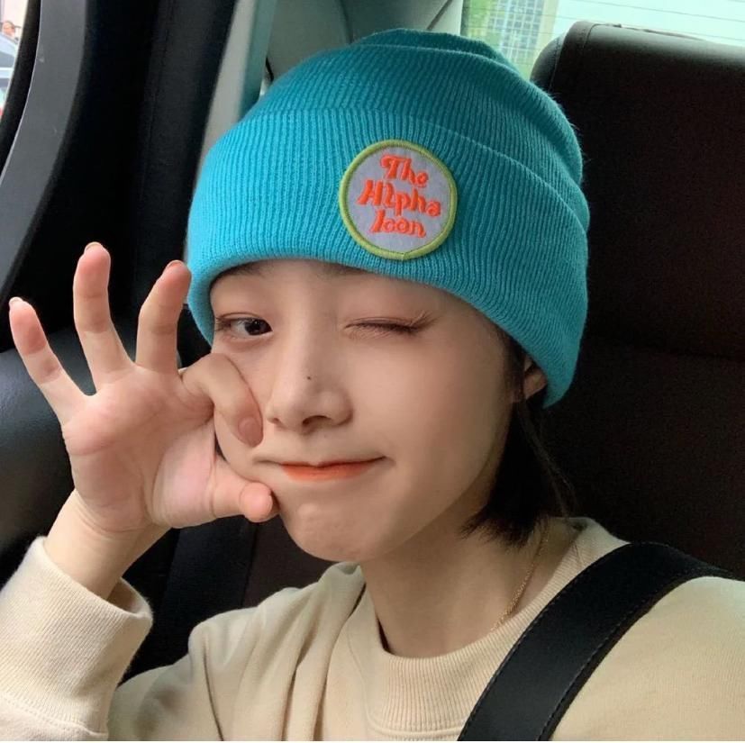 脸小|大脸女孩怎么选帽子,才能好看又显脸小?