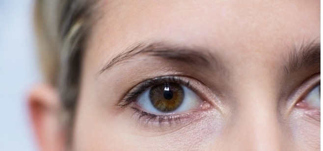 调治|眼睛总是莫名干涩,问题集中于一个脏腑,中医调治需抓住致病根源