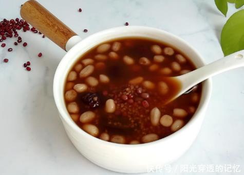 电饭煲|古人传下的好方子,煮成粥更营养,女人常喝气血足,手脚不冰凉