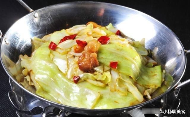 好吃|为什么饭店炒的包菜那么好吃？厨师长：炒之前，不能少了这1步