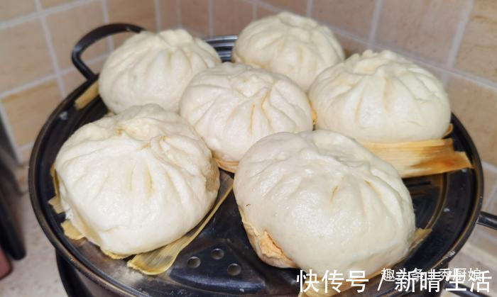 搅拌均匀|三伏天，遇到此菜别手软，钙是鸡肉7倍，现在正当季，蒸包子真香