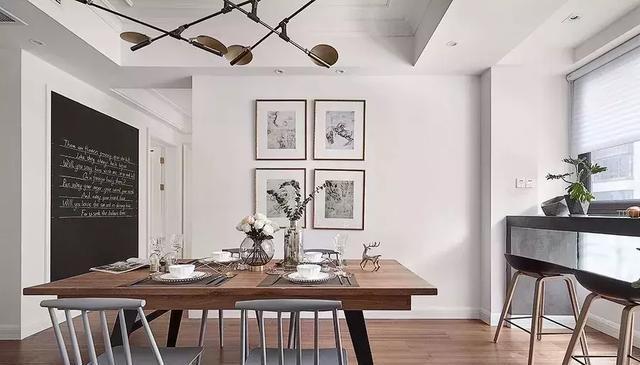 客厅|136平三室新房,全屋大白墙,内嵌式木质电视柜,层次感爆棚