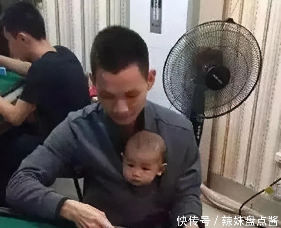 宝爸|实锤了!爸爸带娃果然不靠谱,路遇大雨,父女上演“窒息”的父爱