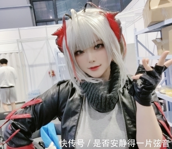 战衣|新的战衣出现了？女玩家靠一套紧身皮衣征服半个动漫圈！