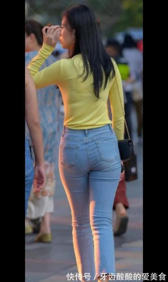 针织衫 浅色直筒牛仔裤搭配鹅黄色长袖针织衫,温柔大气提升气质