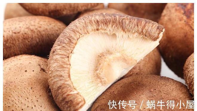 清洗香菇时，不要放水里过度浸泡，多加3样，泥沙容易洗出来