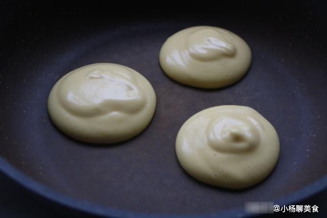 舒芙蕾松饼|最近“这种早餐”风靡全网，味道远胜于鸡蛋饼，却比蛋糕还简单！