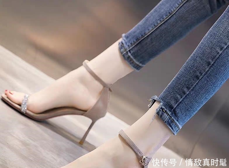 奔三奔四的女人,换上这几双高跟鞋,高雅又时尚!