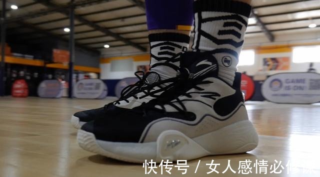 鞋面 出众脚感+超高颜值!水泥泡泡诠释何为性价比神器!