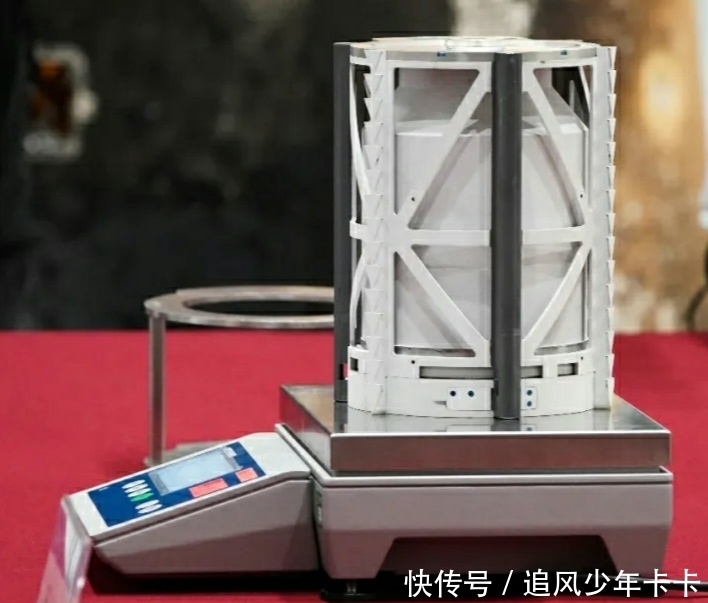 1731克 嫦娥五号取土不足两千克 能证明美国送的是假月壤吗？！
