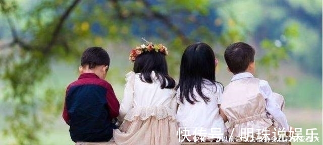 举动|孩子在地铁上睡着了,妈妈的举动获称赞,乘客:最高级的炫富